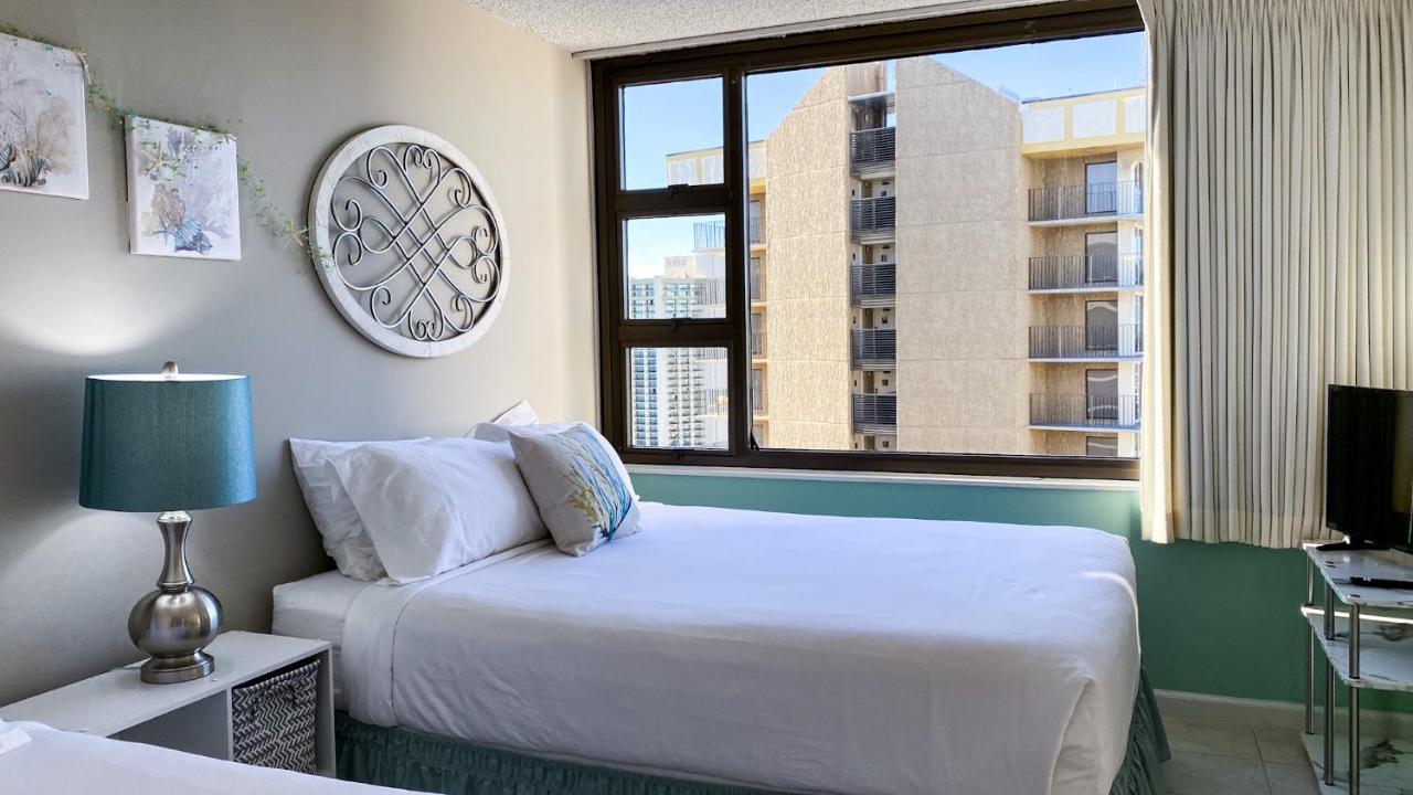 The Makai Suite At The Waikiki Banyan ホノルル エクステリア 写真